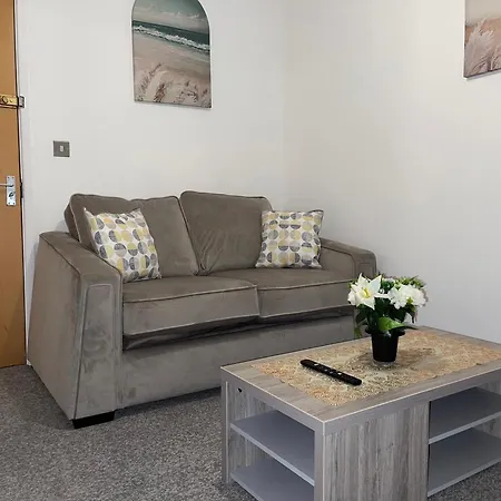 Elegant 1-br Flat With Free Private Parking, Kitchen & Wi-fi Apartment Middlesbrough