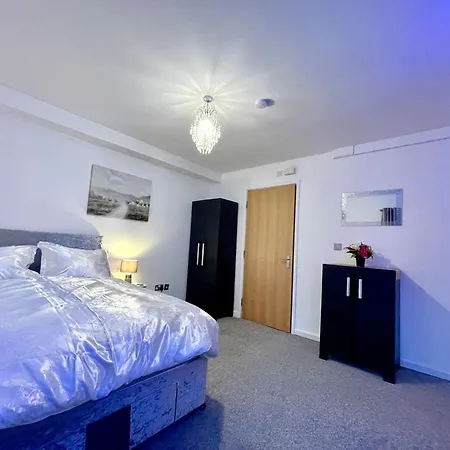 Elegant 1-br Flat Road Apartment *